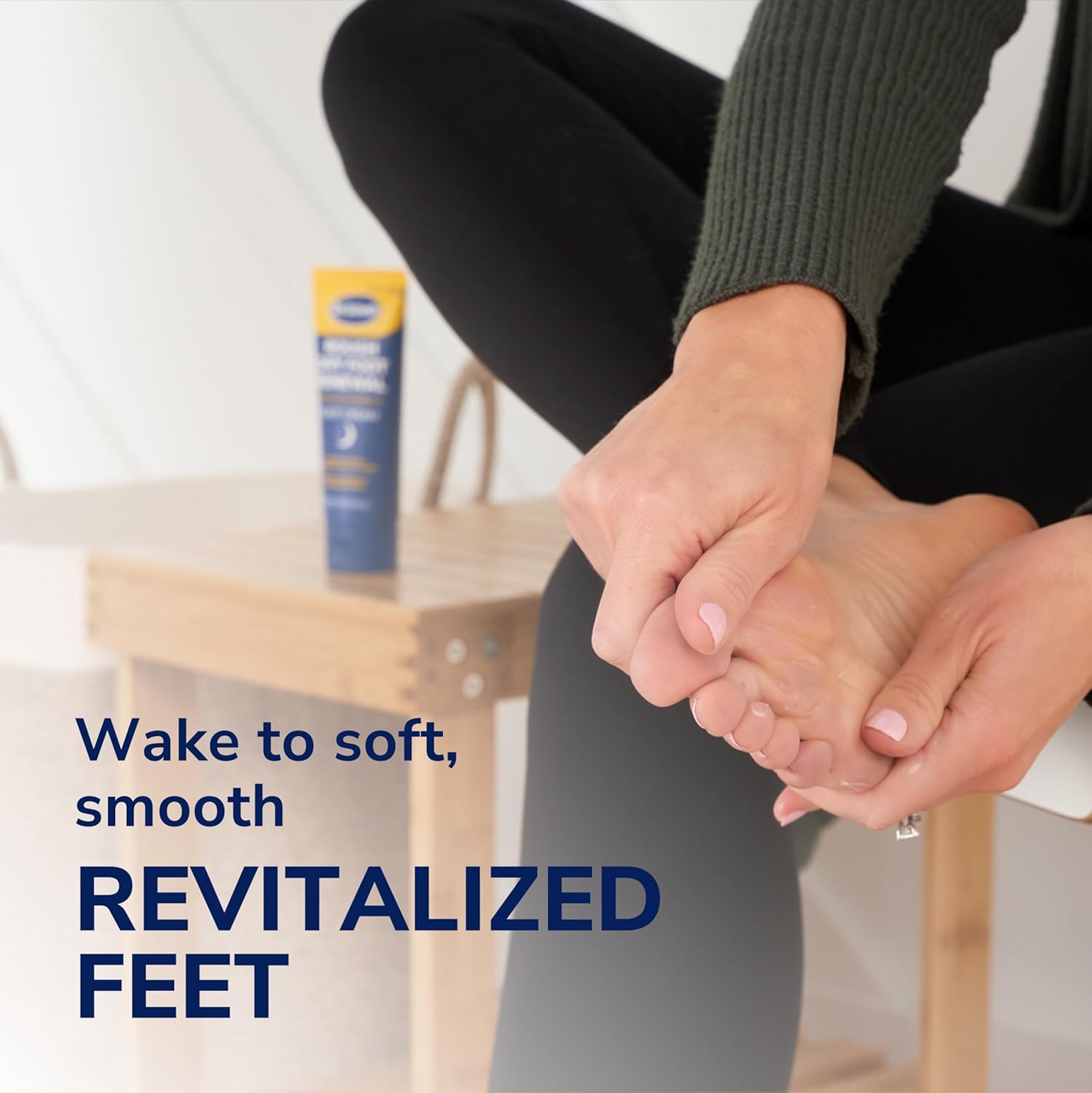 Dr. Scholl's Rough, Dry Foot Renewal Ultra Overnight Treatment with Overnight Foot Cream 3oz with Aloe, Coconut Oil & Urea and Heel Sleeve Socks, Deeply Moisturize & Soften Feet, Dermatologist Tested - Image 3