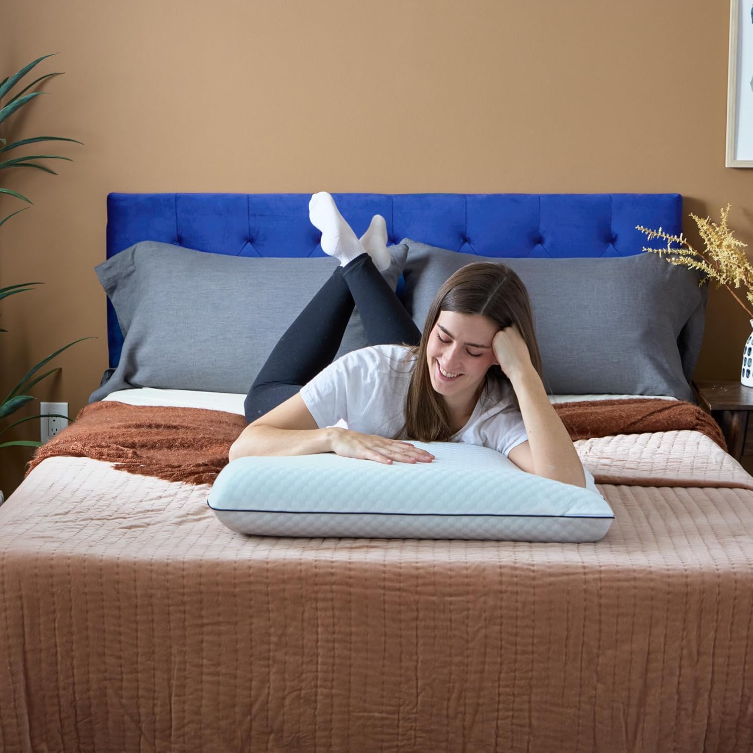 Weekender Cooling Gel Memory Foam Pillow for Sleeping – King Size, Ventilated Cooling Pillow for Side & Back Sleepers, Neck & Shoulder Support, Medium Firm, Washable Cover - Image 8