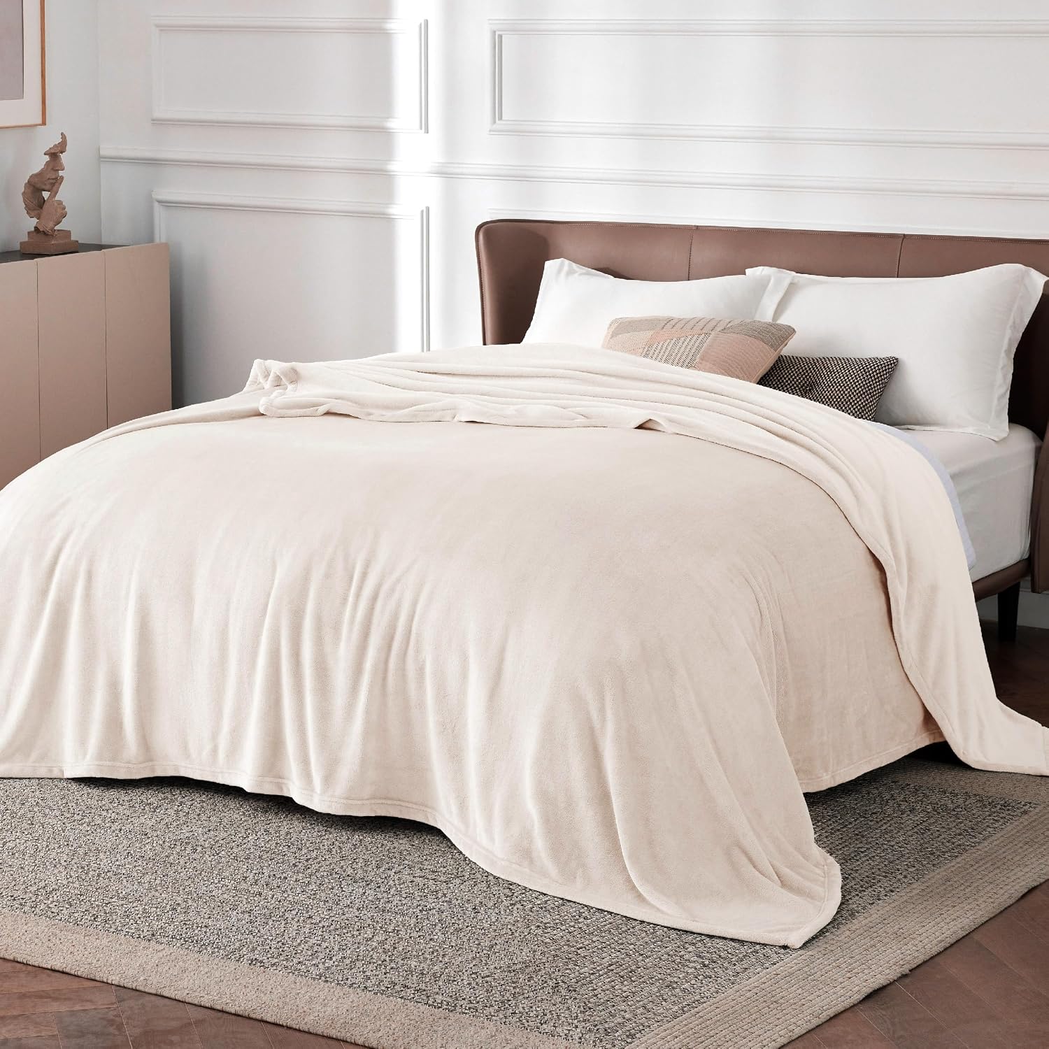 Bedsure GentleSoft Fleece Blankets Queen Size Cream - Birthday Gifts for Women Bed Blanket Soft Lightweight Plush Fuzzy Cozy Luxury Microfiber, Home Room Decor Gifts, 90x90 inches - Image 6